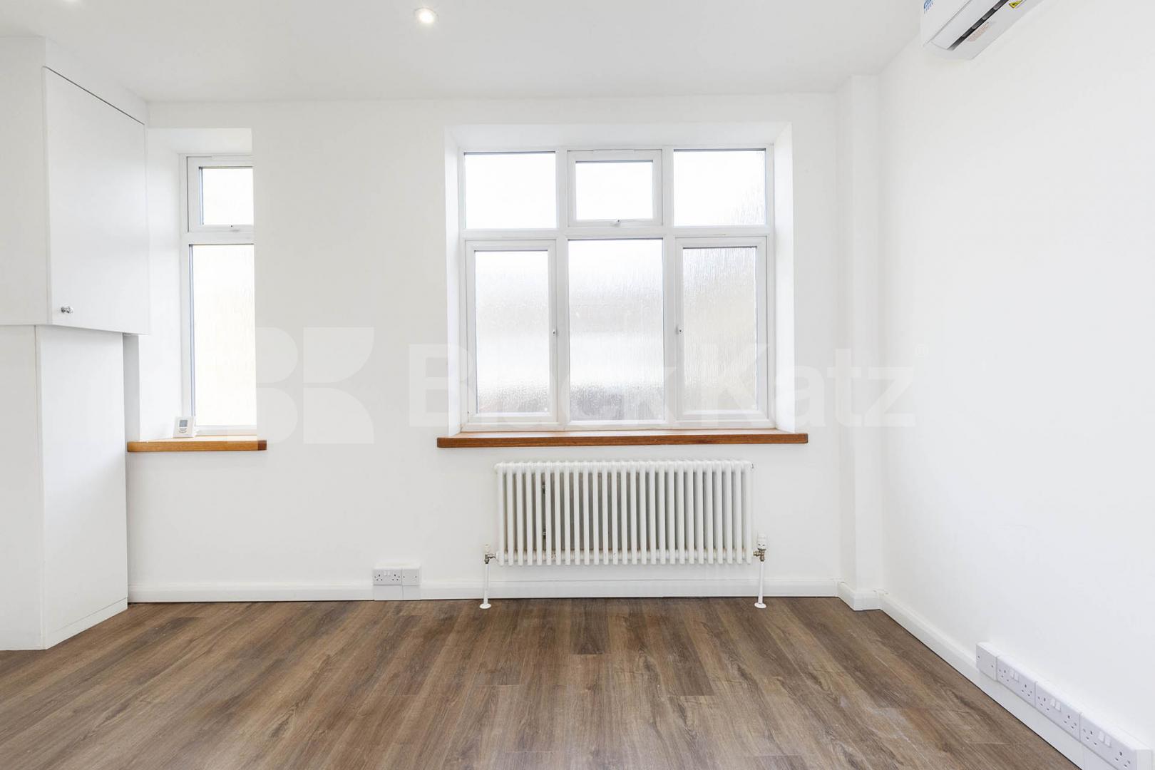 Refurbished 1 bedroom only seconds to Euston Station eversholt Street , Euston